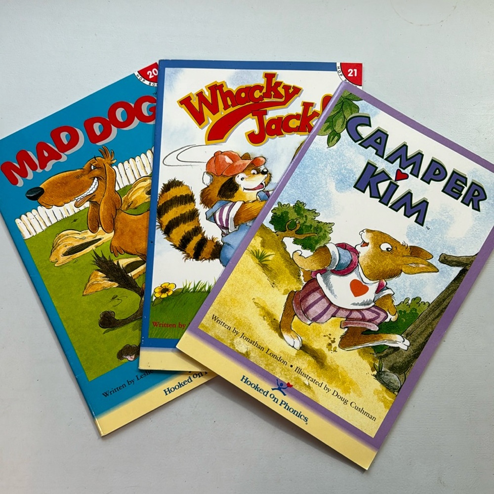 🌈2/$8  3-Book Bundle Hooked on Phonics